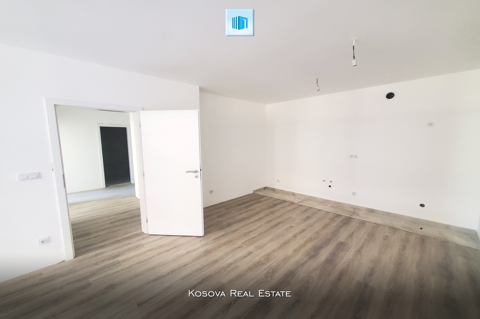 💥 SHITET BANESË KOMODE TË ELIZA C NË FUSHË KOSOVË — foto 2